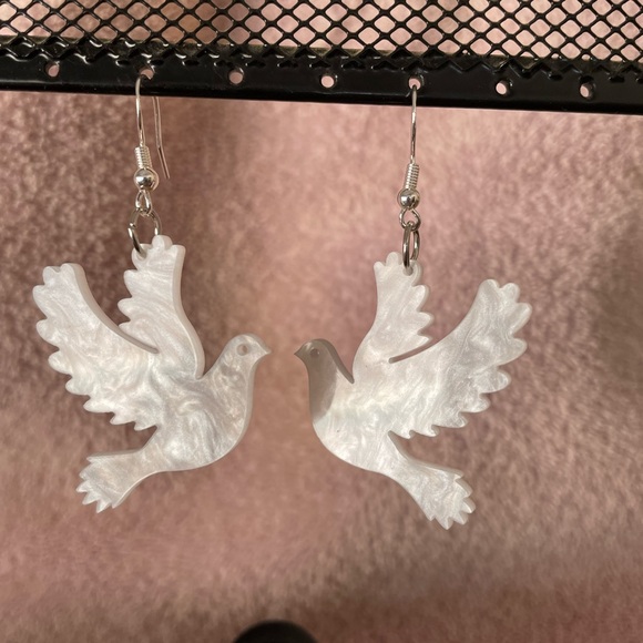 Lucky Stars Jewelry - Dove Earrings